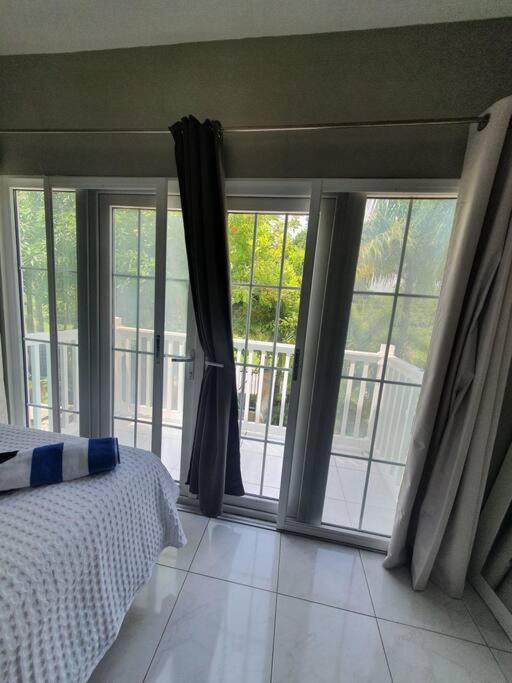 Townhouse By The Bay, Little Bay Country Club ,Negril Villa Orange Bay ภายนอก รูปภาพ