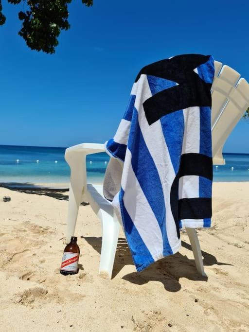 Townhouse By The Bay, Little Bay Country Club ,Negril Villa Orange Bay ภายนอก รูปภาพ